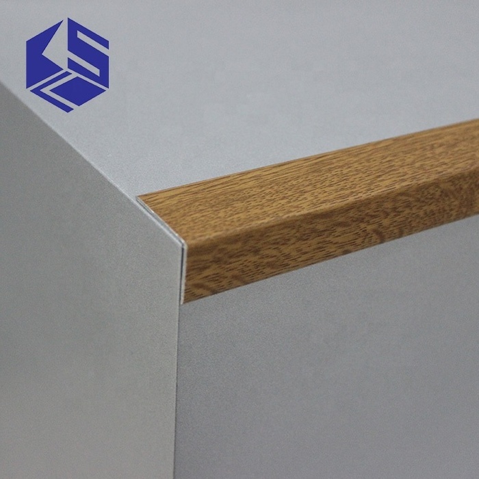 Wood grain aluminum stair nosing for laminate stair step profile