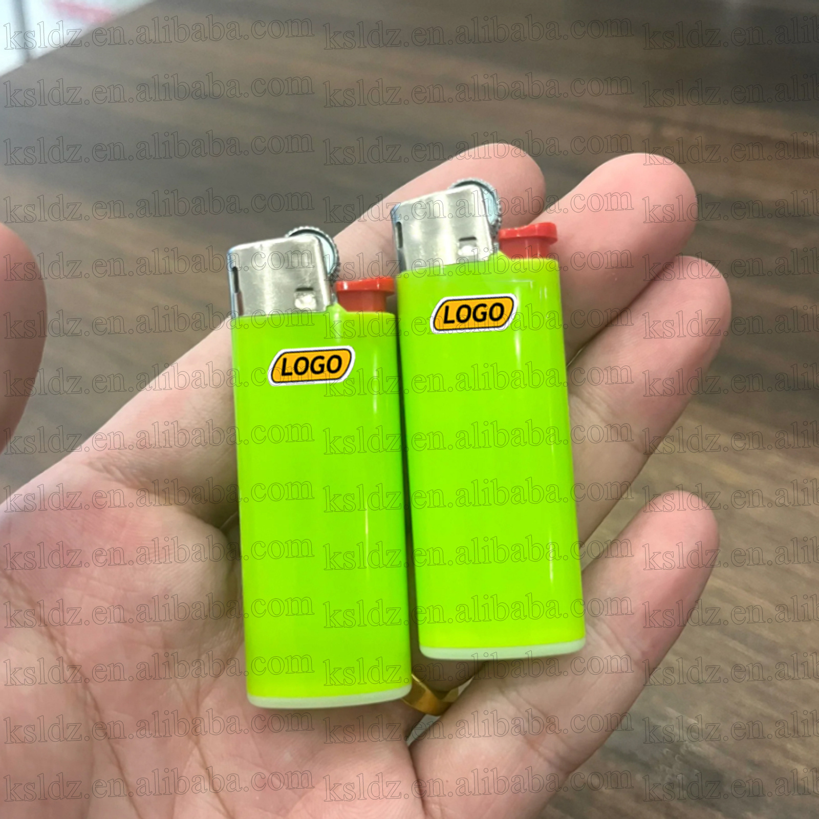 Cheap Price Lighters Maxi J26 Wholesale Original Regular Lighters Classic Lighters J25 J26 Mix Color 50pcs/Tray