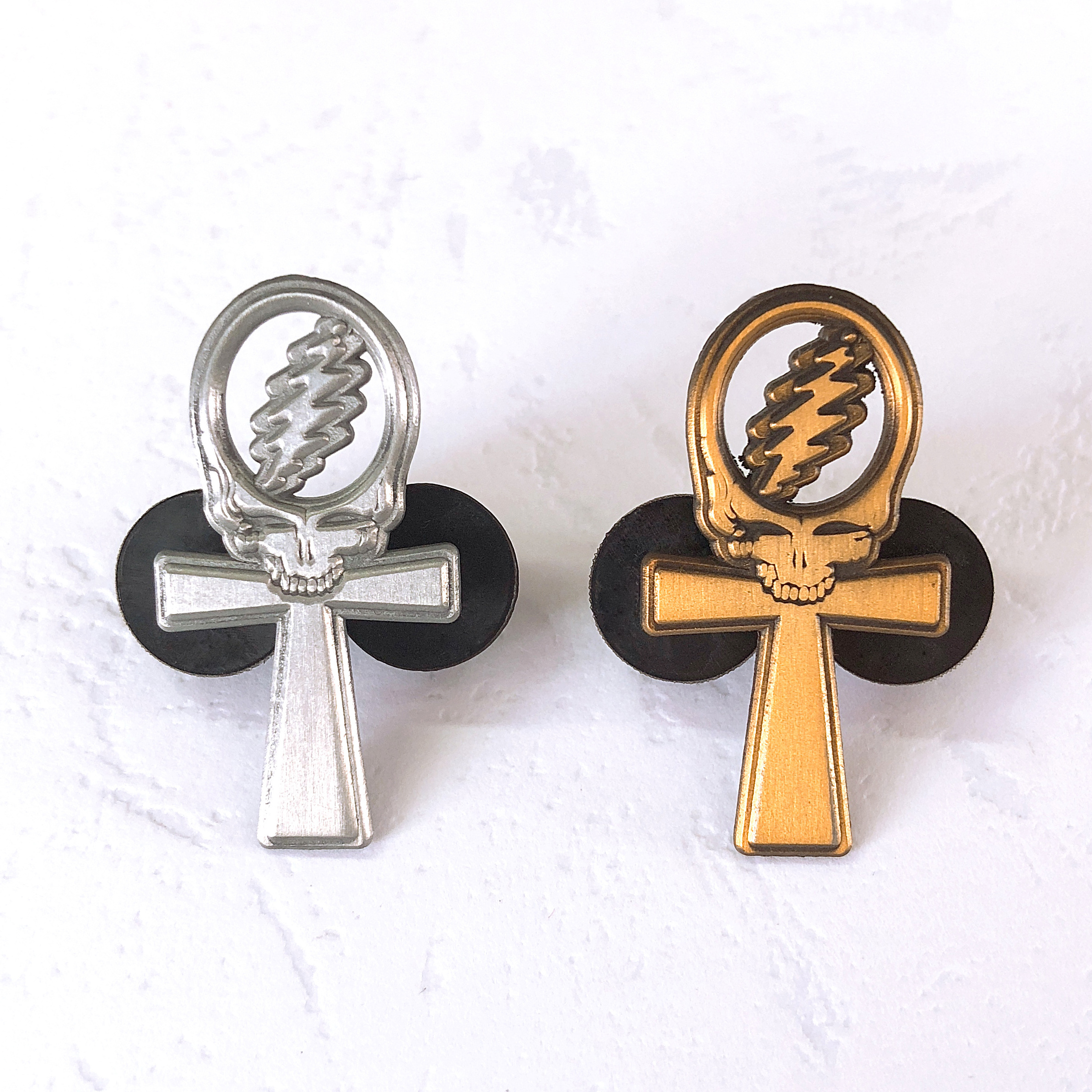 High Quality Custom Antique metal Die Struck Pin and Die cast 3D lapel pins