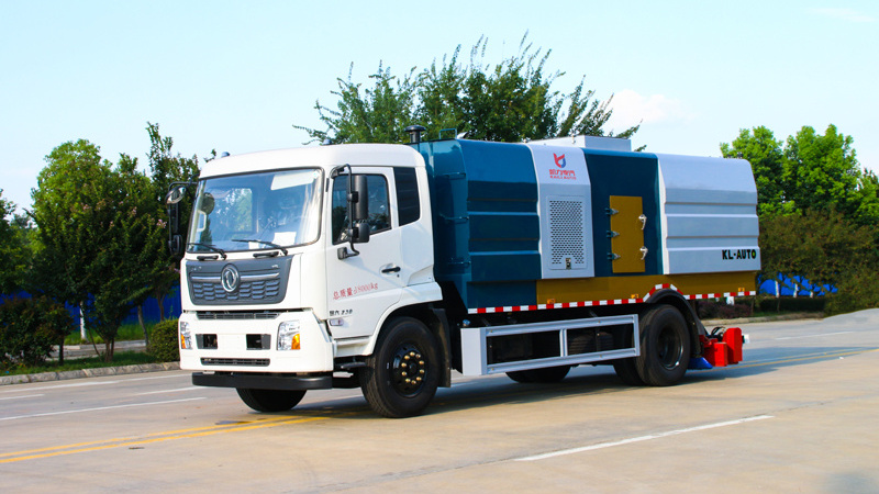 China can customize 4*2 Dongfeng vacuum truck road sweeper Street dust Cleaning truck city sanitation vehicle