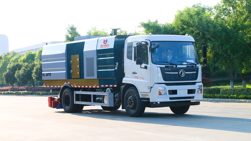 China can customize 4*2 Dongfeng vacuum truck road sweeper Street dust Cleaning truck city sanitation vehicle