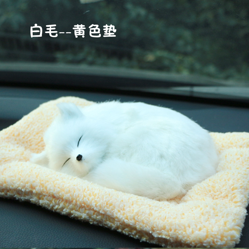 Simulation bamboo charcoal fox car with activated carbon doll car new car deodorization deodorization supplies decoration