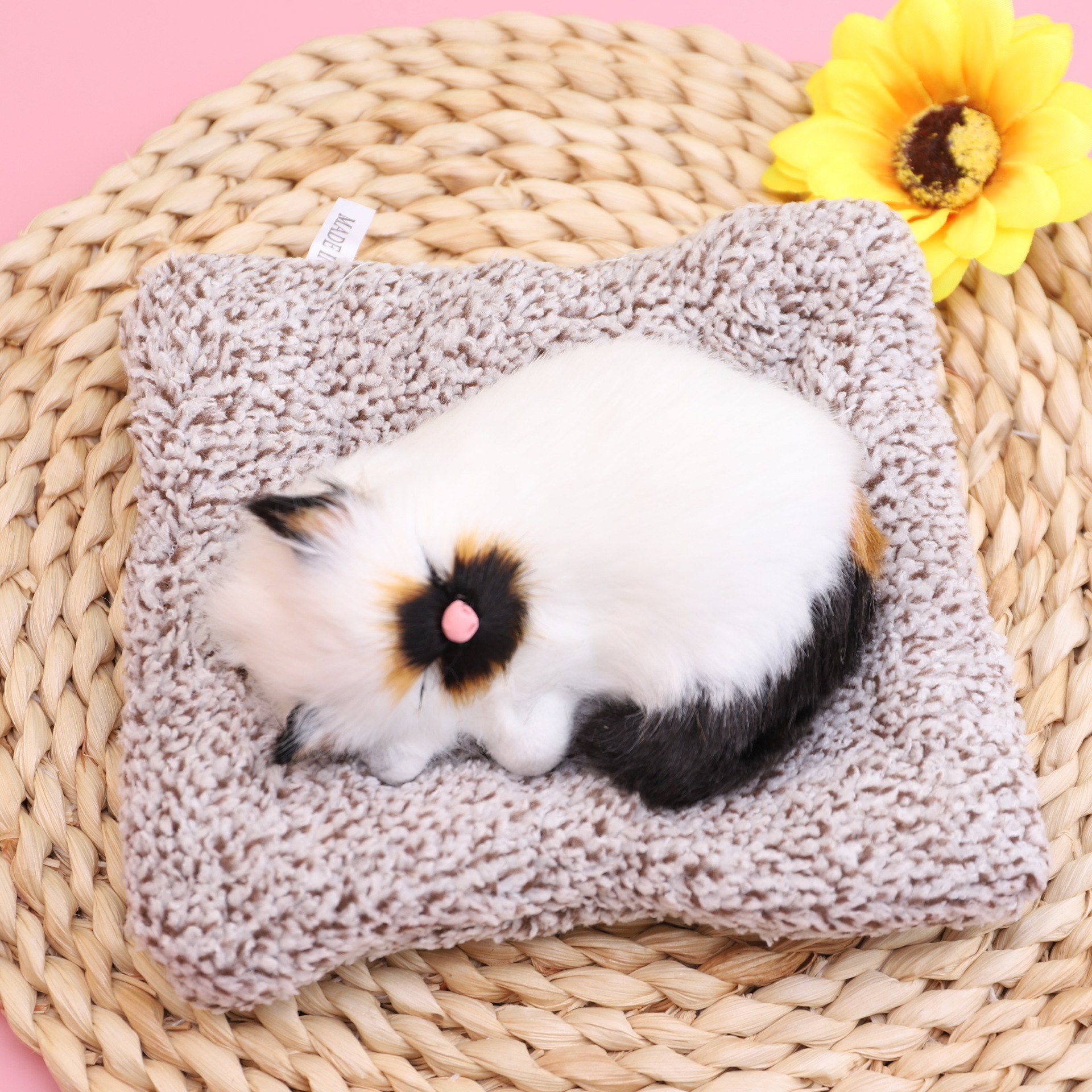 Small Furreal Plush Cat Lifelike Fluffy Kitten Cute Sleeping Simulation Animal with Soft Bamboo Charcoal Blanket