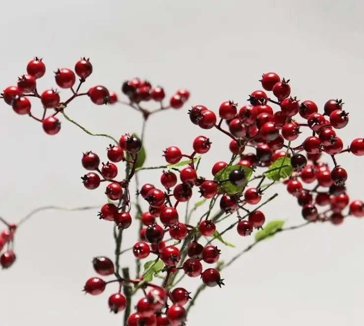 2024 wholesale christmas decoration branches leaves red berries picking christmas decoration artificial flower manufacturers