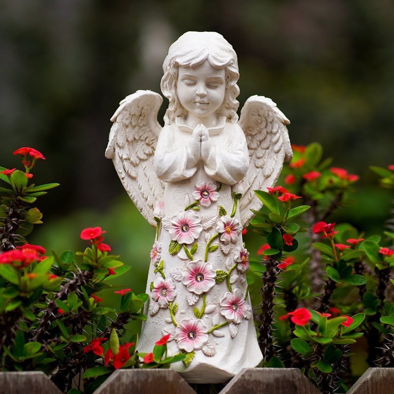 Angel Outdoor Garden Decor Statues Solar Garden Figurines Gifts for Mom Grandma or Cemetery Decorations for Grave Garden