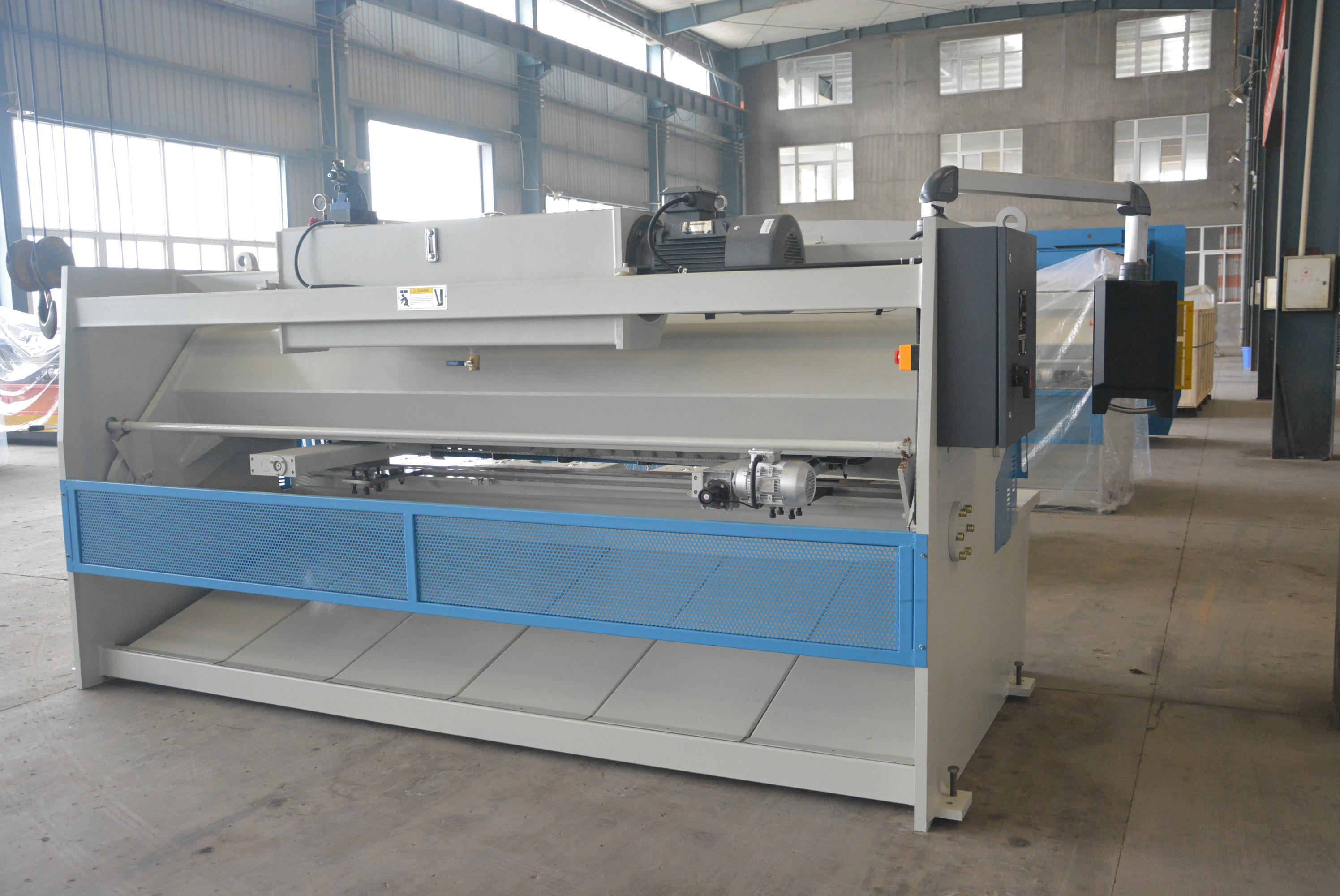 Hydraulic swing shearing machine manufacturer direct QC12K-6*3200 large fully automatic CNC stainless steel cutting machine