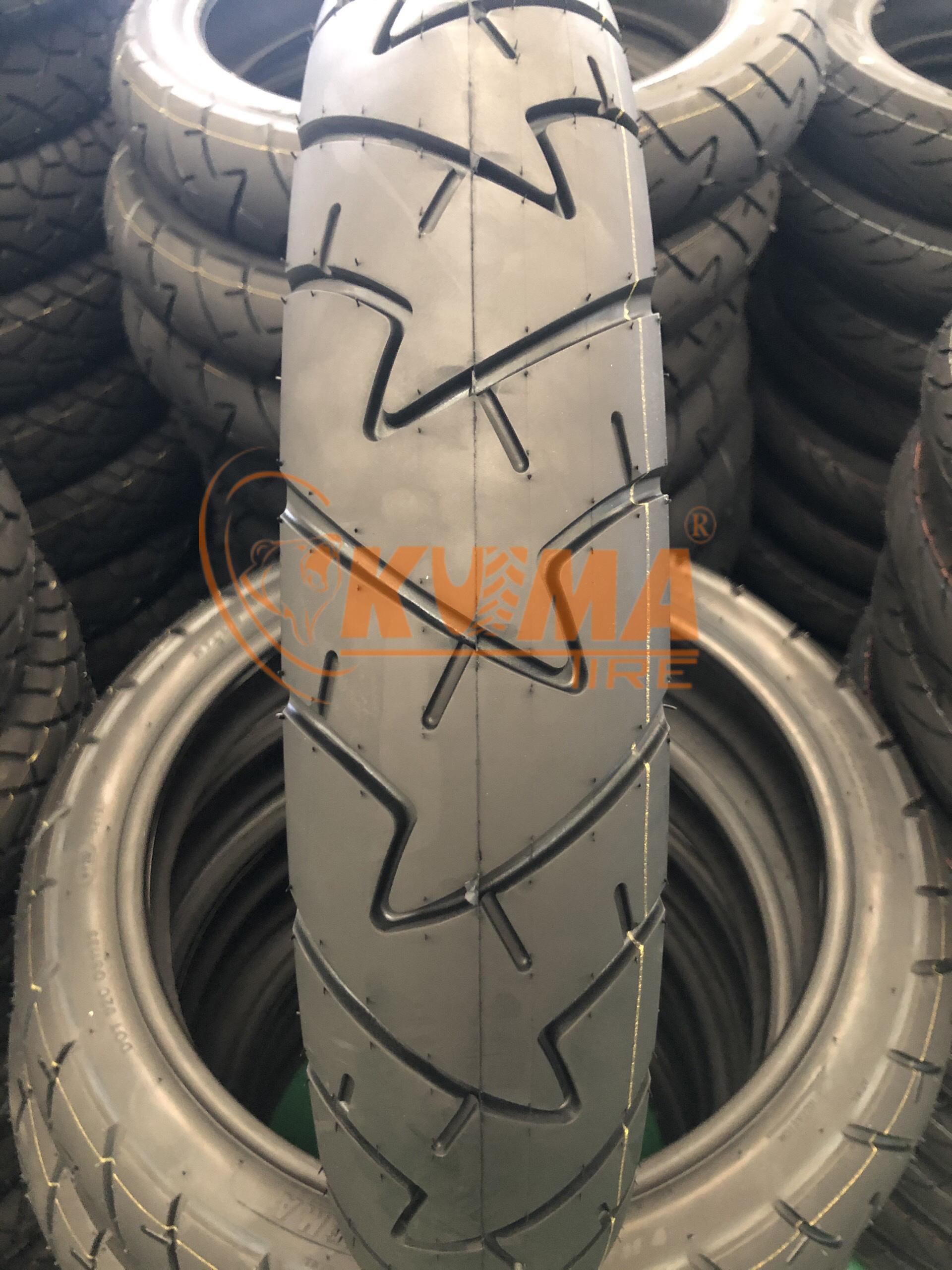 2024 Strong Pattern 100/90-18 Tubeless Motorcycle Tires from Vietnam