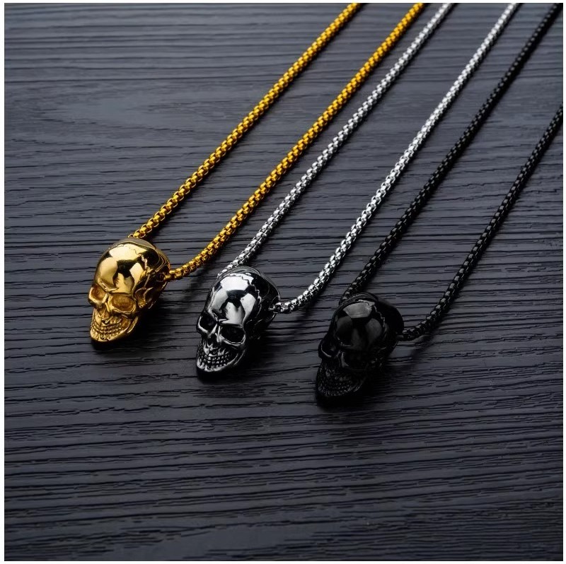 Europe and the United States stainless steel skull necklace punk men simple alloy pendant