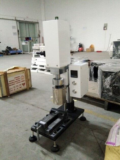 2020 Advanced technology small products mini desktop plastic injection molding machine