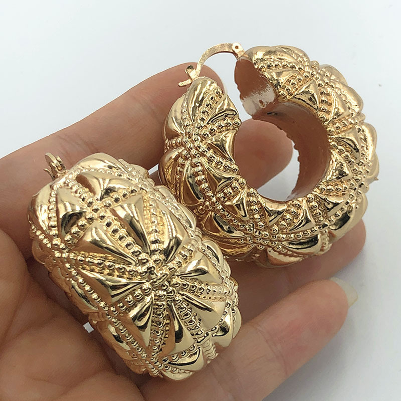 wholesale large statement dubai big 18k  gold plated hollow earrings chunky  huggie hoop earrings for wedding