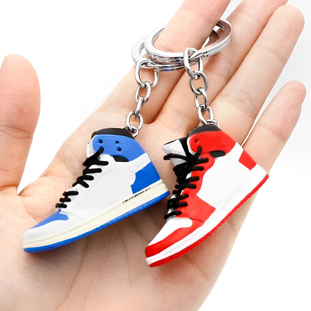 Wholesale 3D Plastic Shoes Sneaker Keychain With Mini box