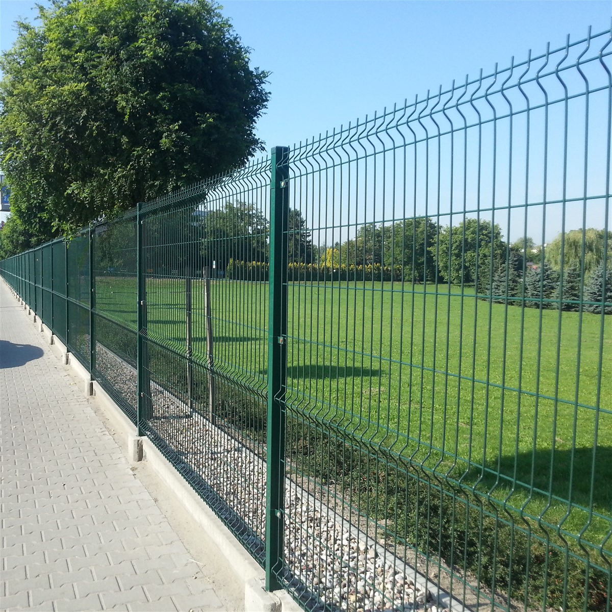 PVC Vinyl coated welded wire mesh fence  3D home use garden fence