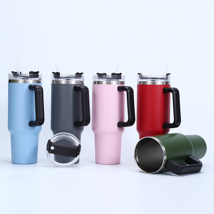 Wholesale portable mug 20oz 30oz 40oz large capacity handle thermal cold cups with lids and straws car straw cup water bottle