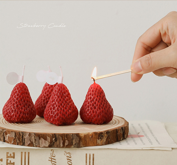 Romantic Love Fruit Strawberry Shaped Scented Candles Aromatic Candles Velas Aromatica for Home Decoration Wedding