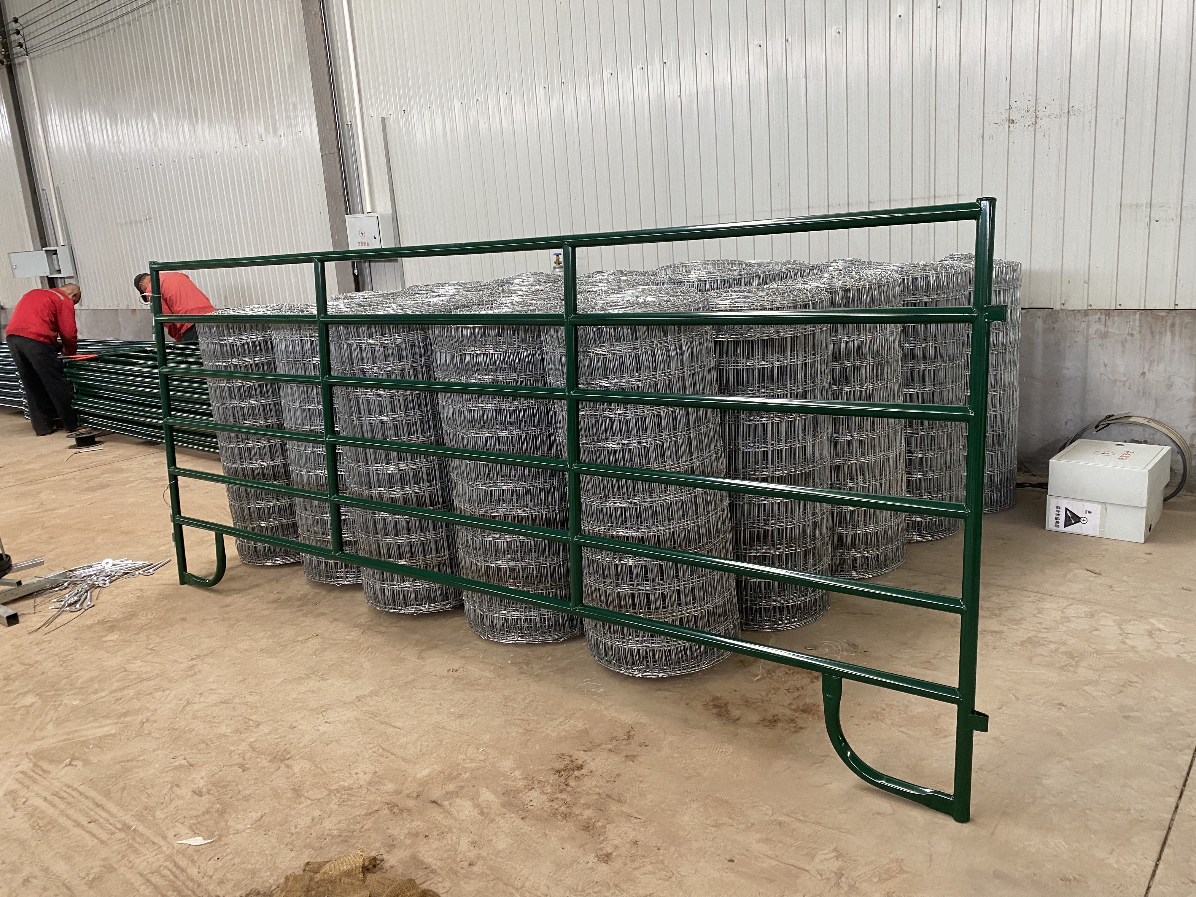 Factory customized 16 ft. x 62 in. corral pen galvanized cattle corral livestock farm fence panels