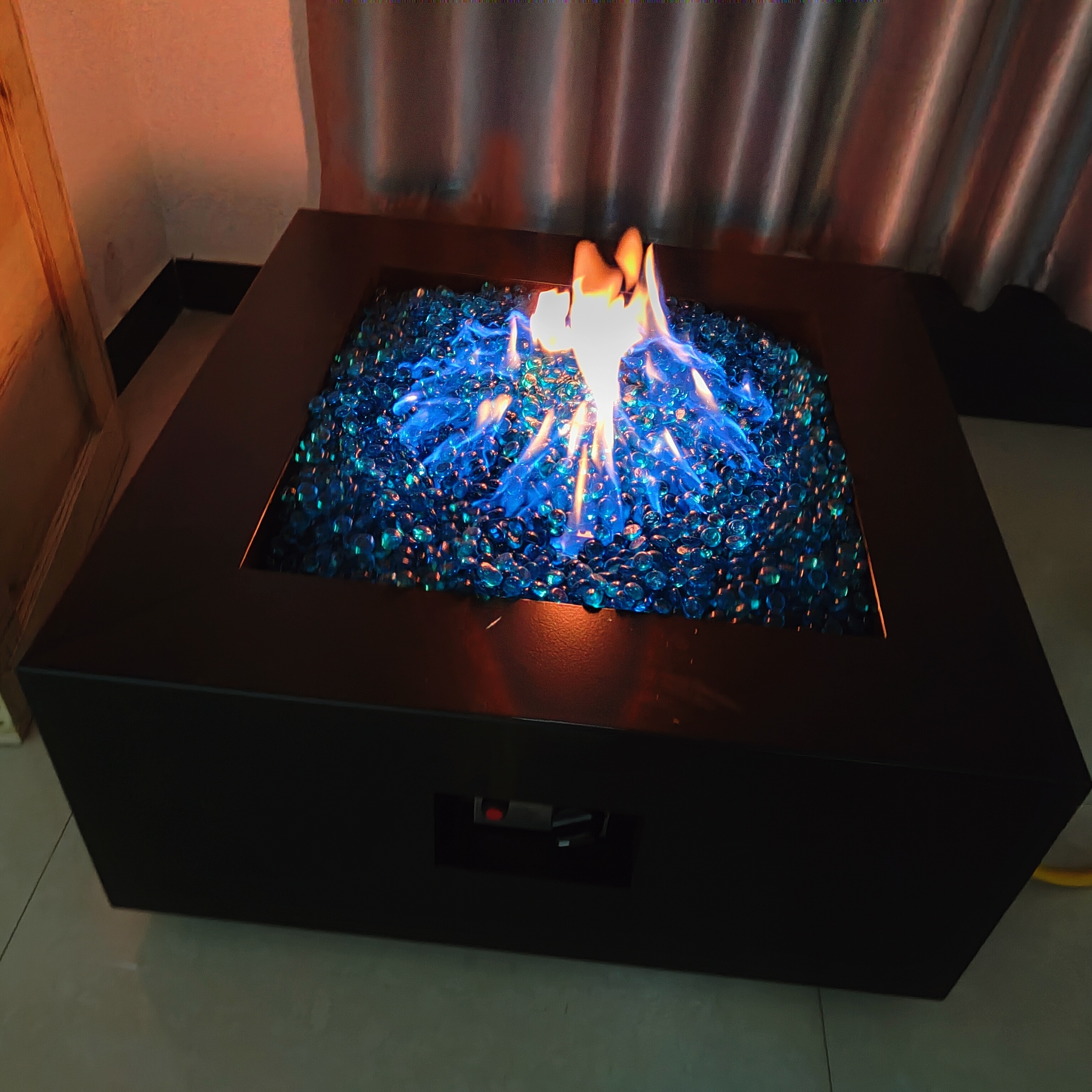 Decorative Gas Fire Pit Table With Lava Rocks