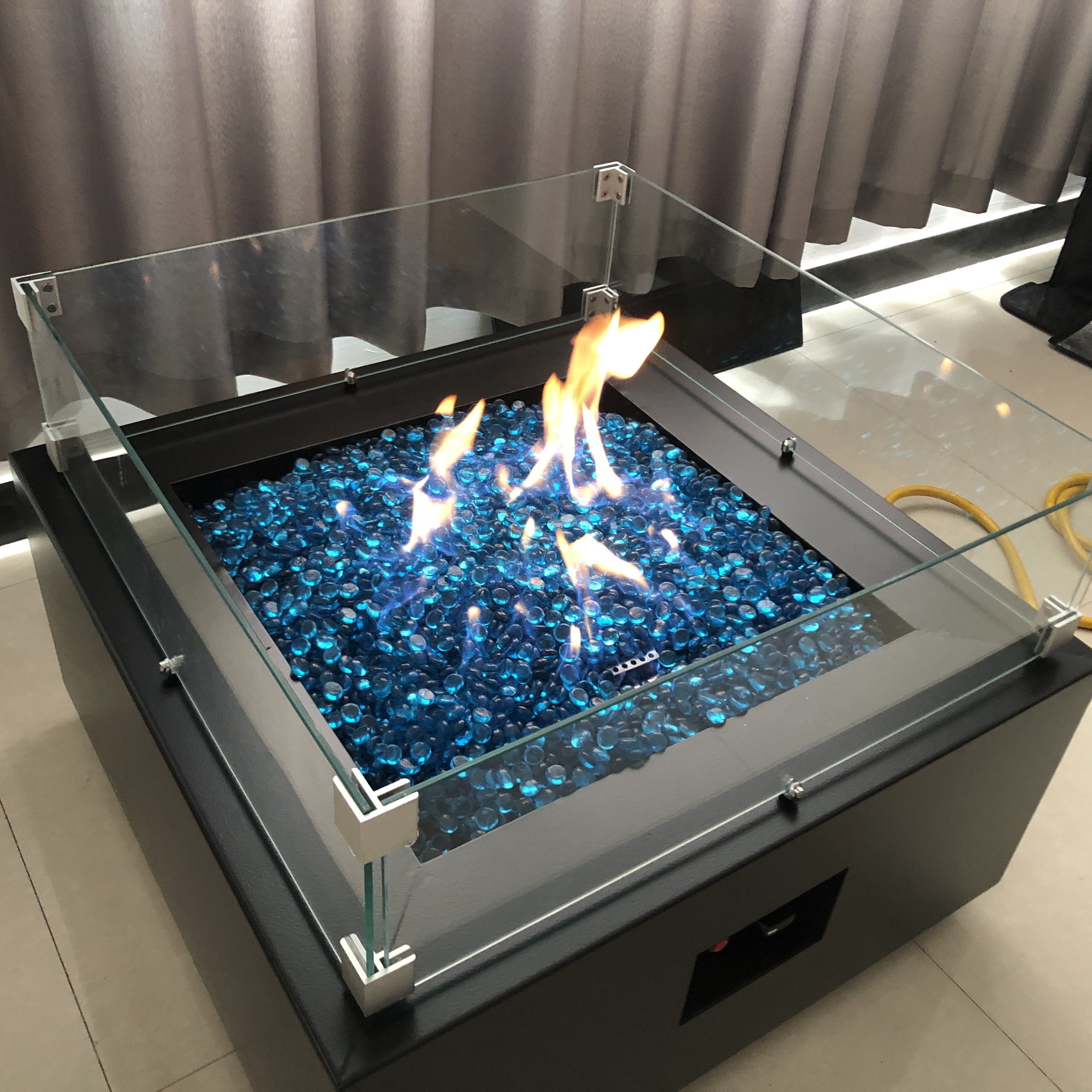 Decorative Gas Fire Pit Table With Lava Rocks