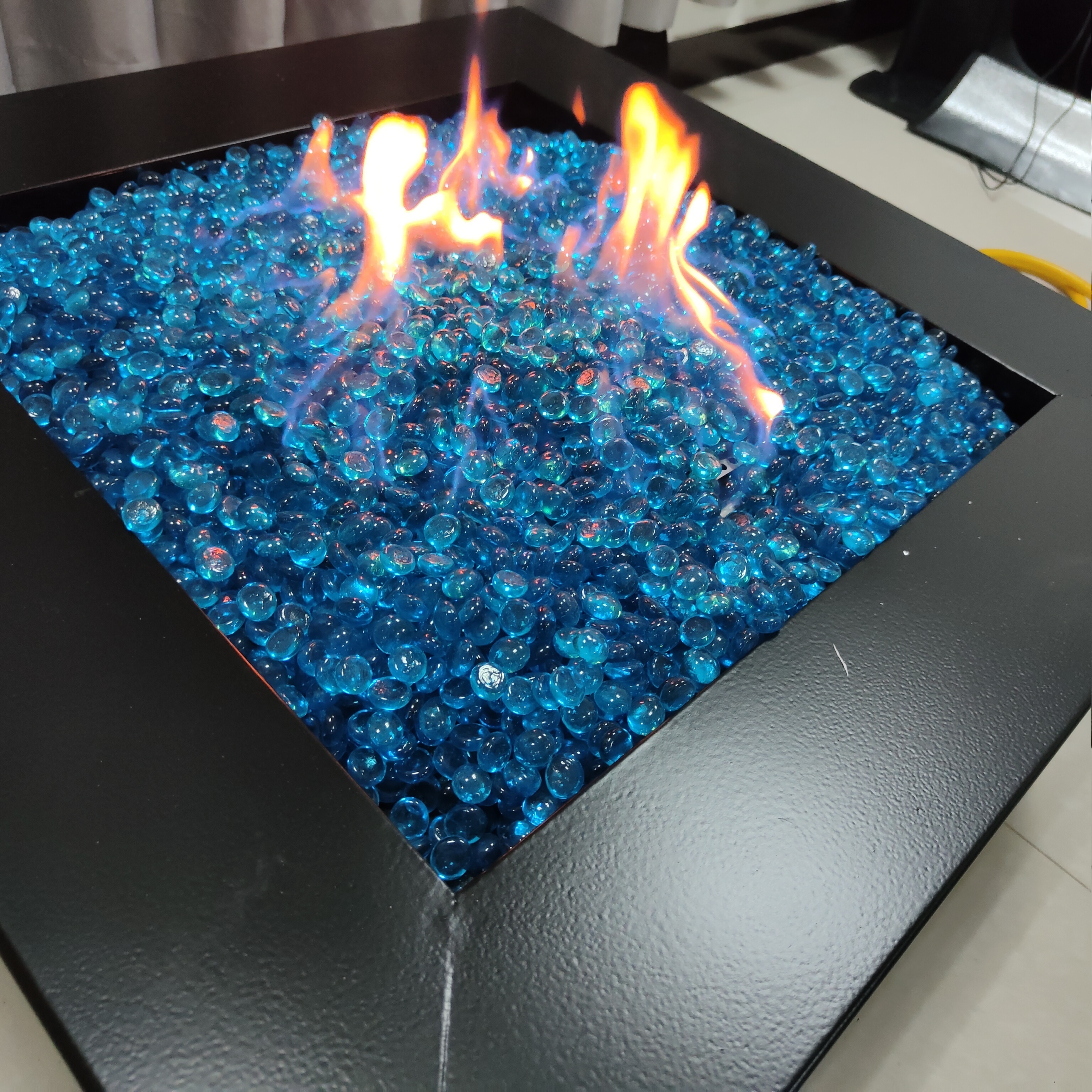 Decorative Gas Fire Pit Table With Lava Rocks