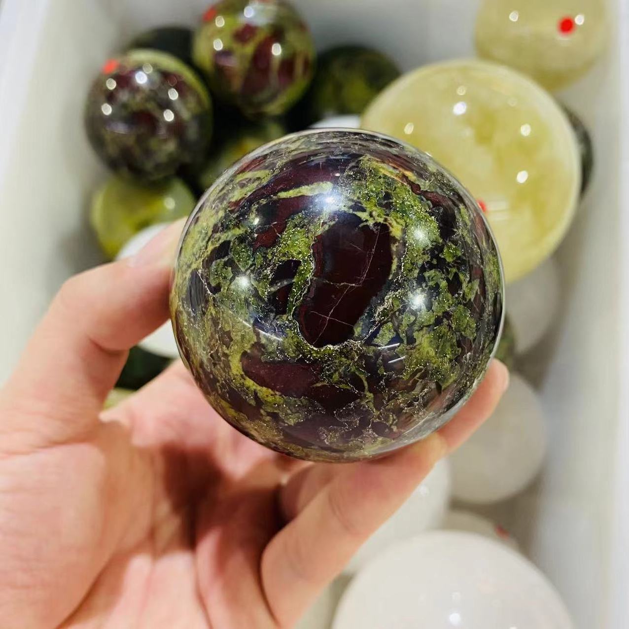 Wholesale Natural Healing High Quality Crystal Ball Spheres Dragon Blood Crystal Sphere Bulk