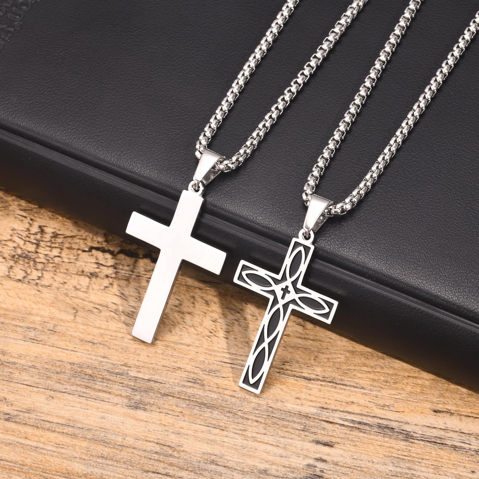 Wholesale Stainless steel Celtic cross pendant necklaces jewelry black colour enamels pendant necklace