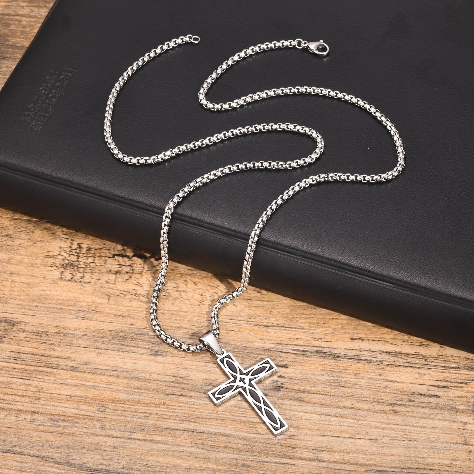 Wholesale Stainless steel Celtic cross pendant necklaces jewelry black colour enamels pendant necklace