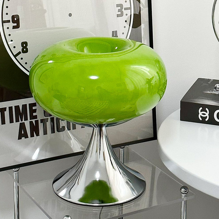 Bauhaus table lamp bedroom bedside medieval wind glass green retro atmosphere led table lamp