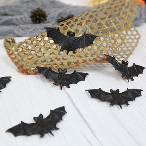 Fake Bats Wall Decor Realistic Plastic Fake Spooky Bats for Halloween Trick Decoration Realistic Looking Scary Bats KD2197