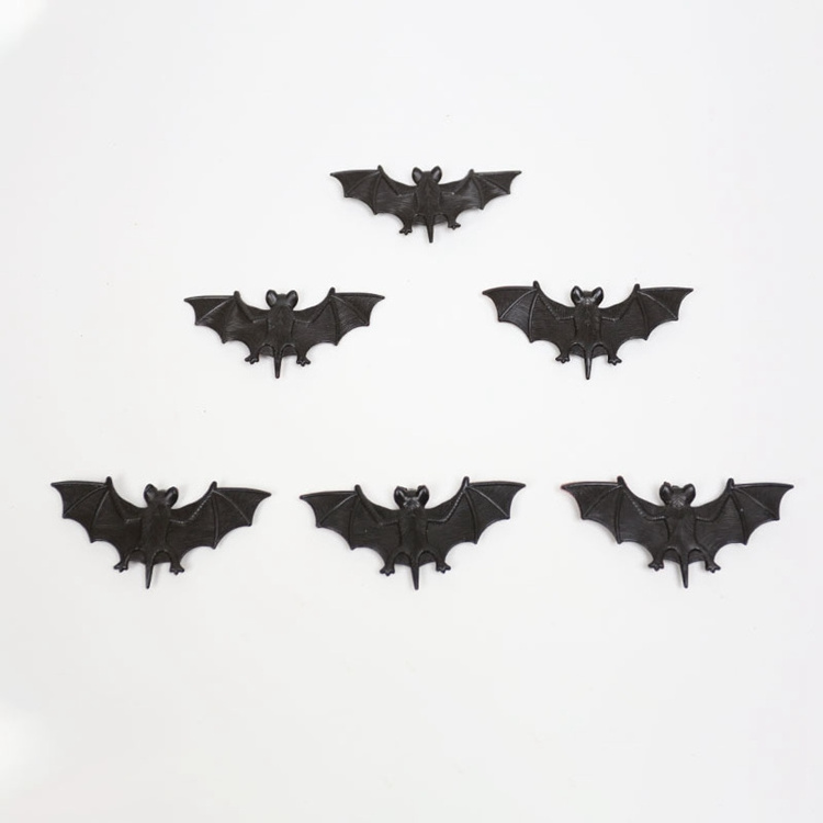 Fake Bats Wall Decor Realistic Plastic Fake Spooky Bats for Halloween Trick Decoration Realistic Looking Scary Bats KD2197