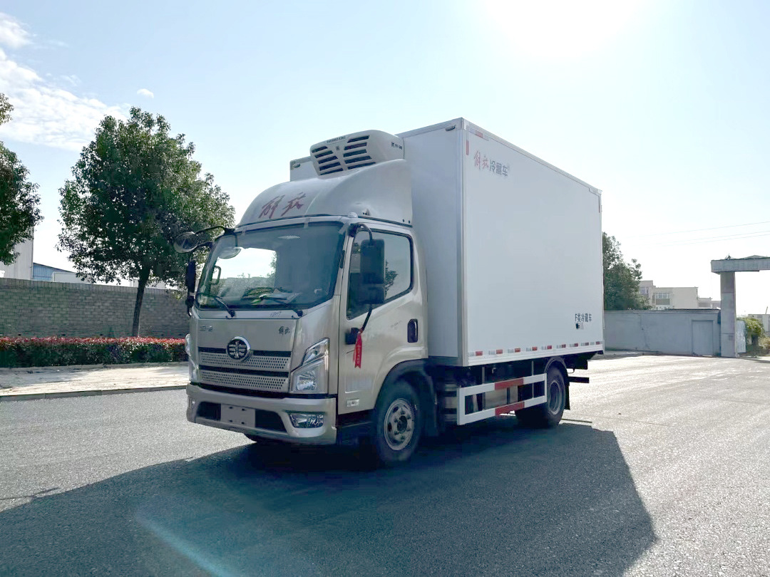 5000KG 3000KG Food cooling delivery truck for sale refrigerator refrigerated truck