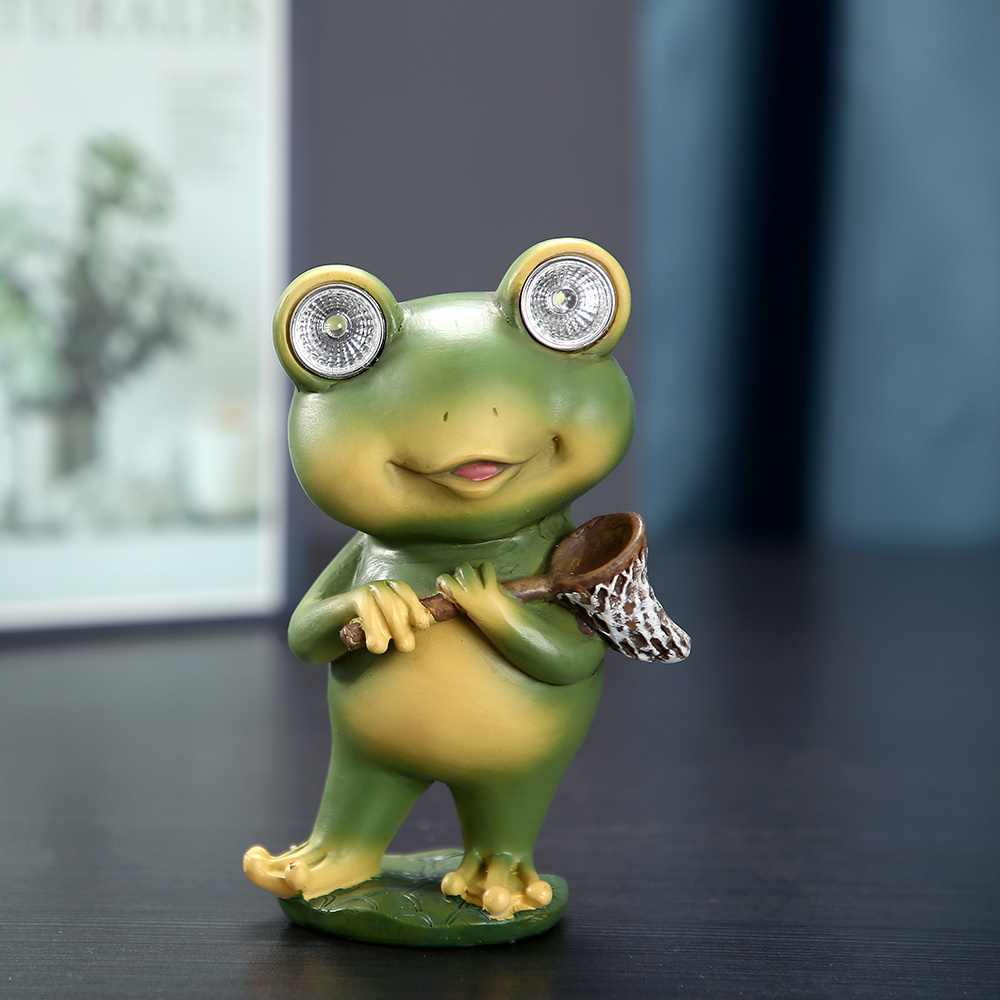 Green Frog Statue with Solar Light Eyes for Home Garden Outdoor Decorations Decorative Cute Frog Ornament Resin Frog Figurine