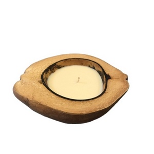 Wholesaler ODM  best selling Tropical life coconut with husk candle with coconut scent made in Vietnam