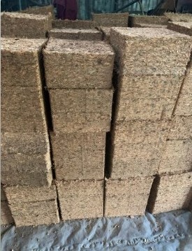 High quality Compressed Coco Husk Chips Block for Reptile Bedding Substrate Mulch for Landscaping Plant Soil Mixes  5 kg