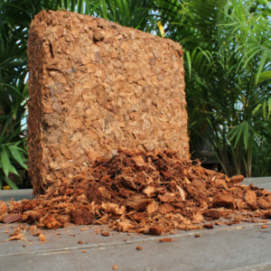 High quality Compressed Coco Husk Chips Block for Reptile Bedding Substrate Mulch for Landscaping Plant Soil Mixes  5 kg