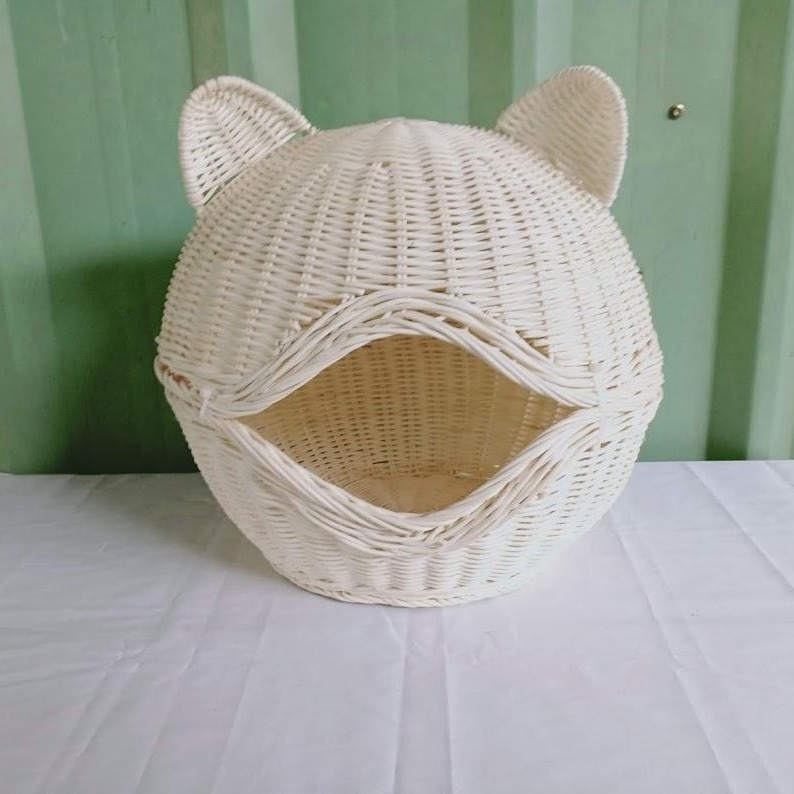 Handcrafted natural wicker bed for pet with cushion wholesales nice rattan pet cage