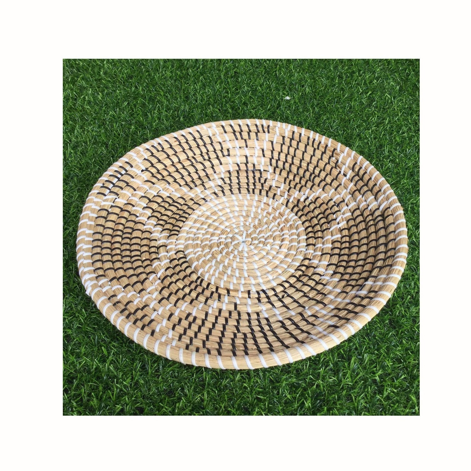 Decorative seagrass handcraft  wall plate/ hand weaving wall basket hanging decoration made in Vietnam