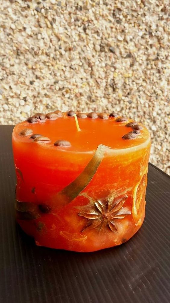 Wholesaler ODM  Hand-poured  pure and natural soy wax Orange scent Coffee Pillar candle for dinning decoration