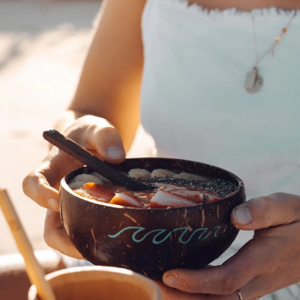 Newest design environmentally natural coconut painted bowl hand-painted organic coconut shells from Vietnam