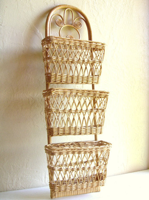 New arrival hand wicker natural Vintage rattan shelf hanging wall organizer 3 tier from Vietnam