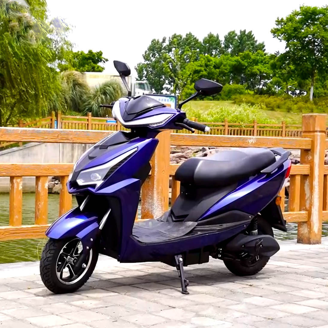 CKD SKD 3.00-10 tire 45km/h max speed 65km range e moped scooters  for ladies