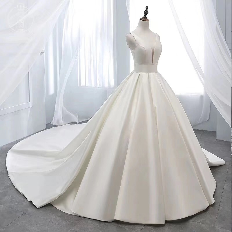 New Elegant Sleeveless Satin Bridal Gowns Plus Size V-neck Bridal Wedding Dresses