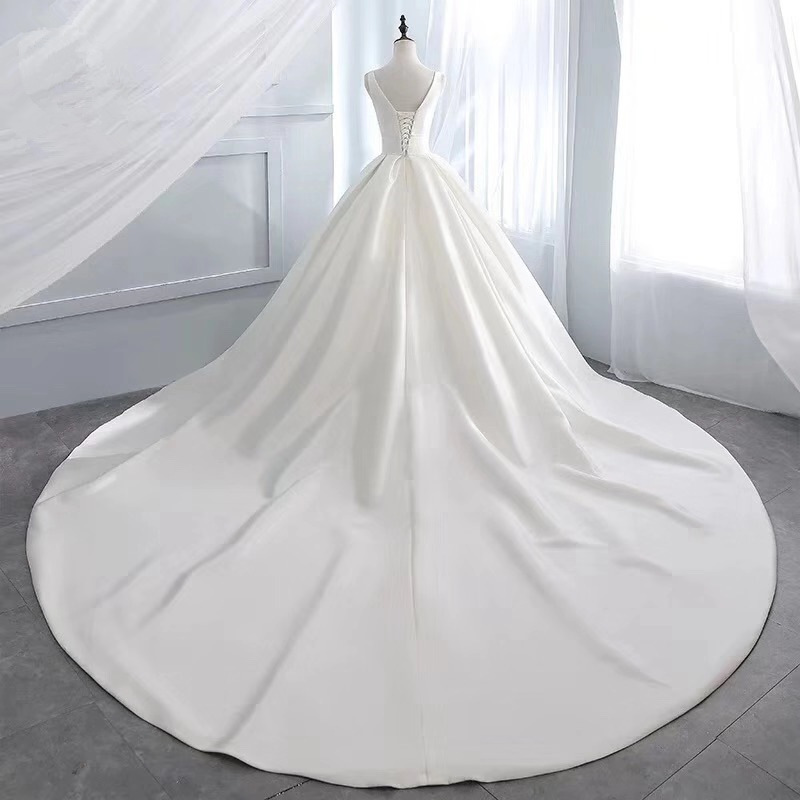 New Elegant Sleeveless Satin Bridal Gowns Plus Size V-neck Bridal Wedding Dresses