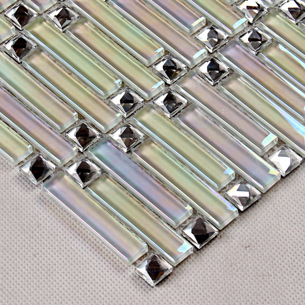 Crystal glass mosaic for wall decoration bathtub edge  clear glass strips mosaic and  the polishing small 3D mirror square tile