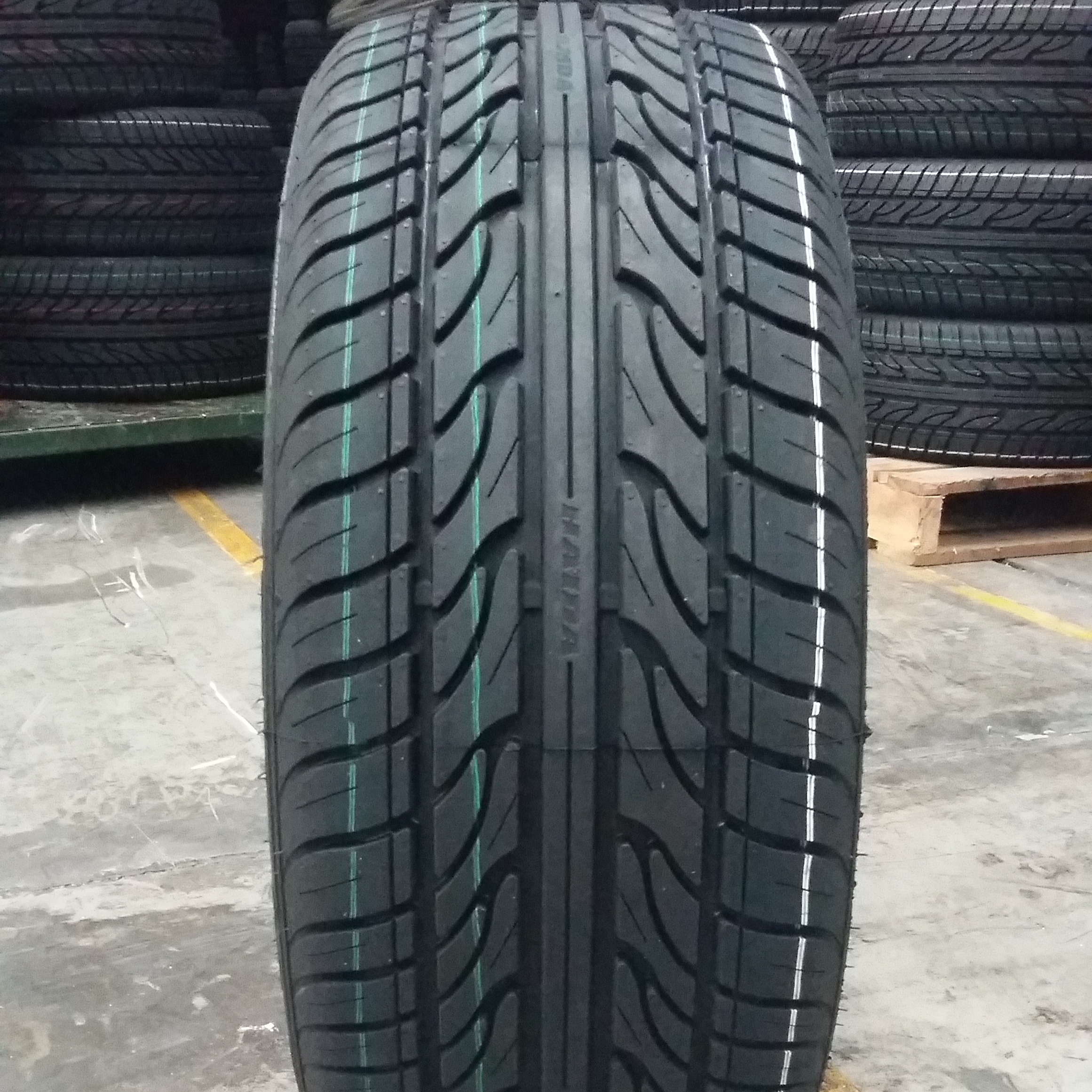 Wholesale Cheap price auto car tyres radial car tyre for Car 195/65 r15 185/65 r14 165 65 R14