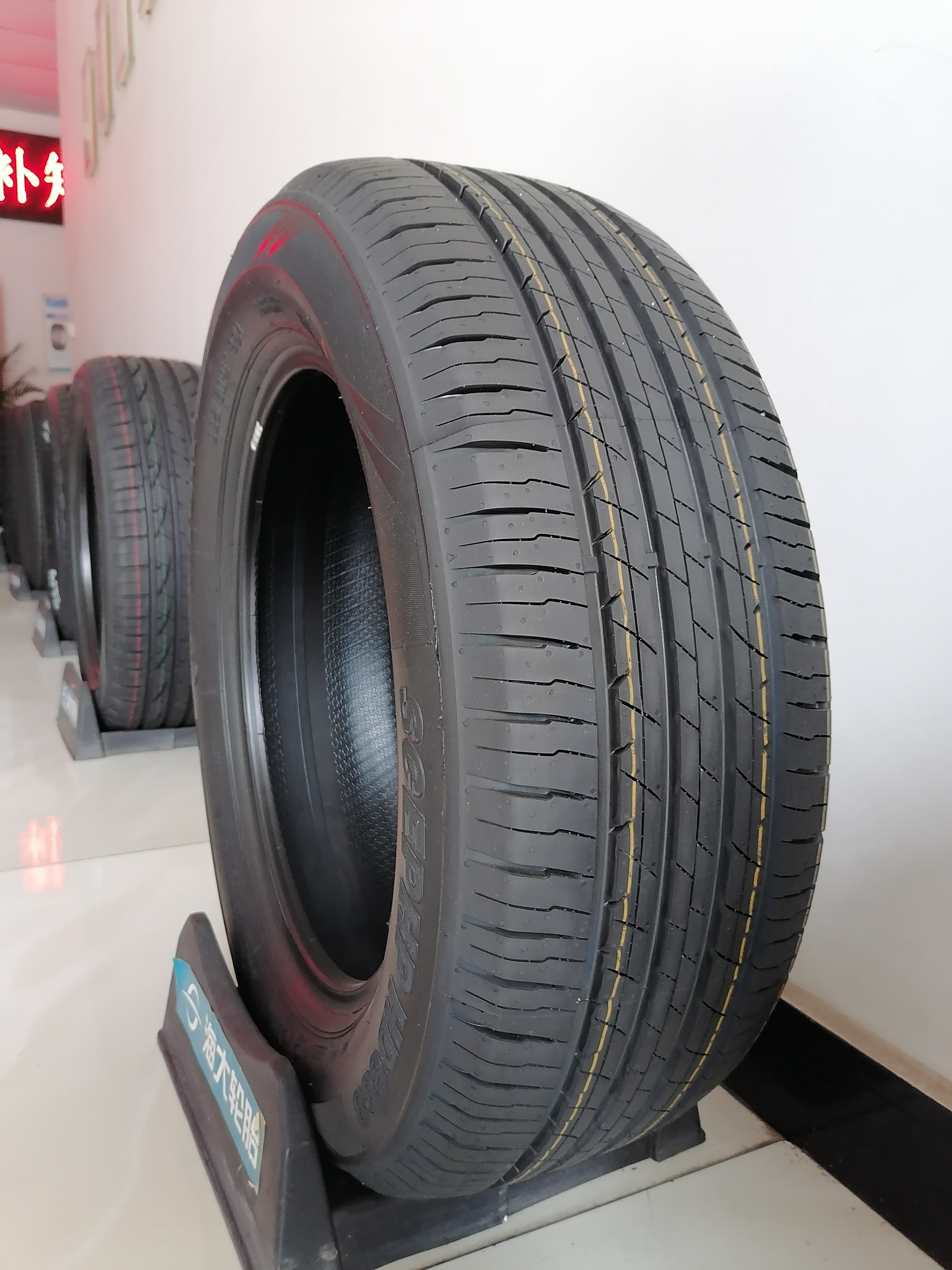 Wholesale Price Size 265/70R16 265/65R17 255/70R15C White Letter All Terrain AT Tyre