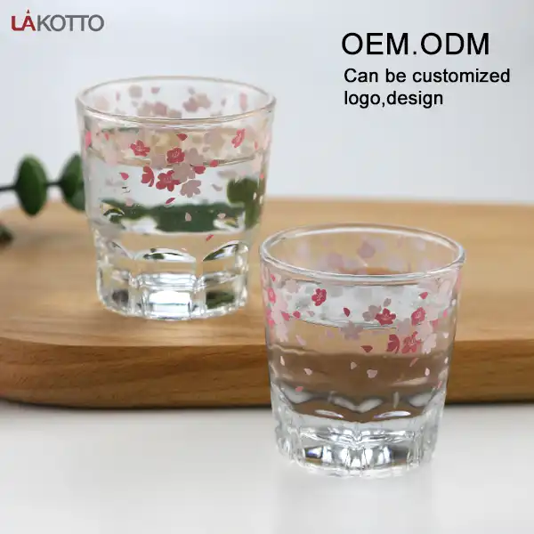 w product ideas 2023 Lead free glass NEW Super Cute shot glasses Souvenir sakura decal soju glass Different Size