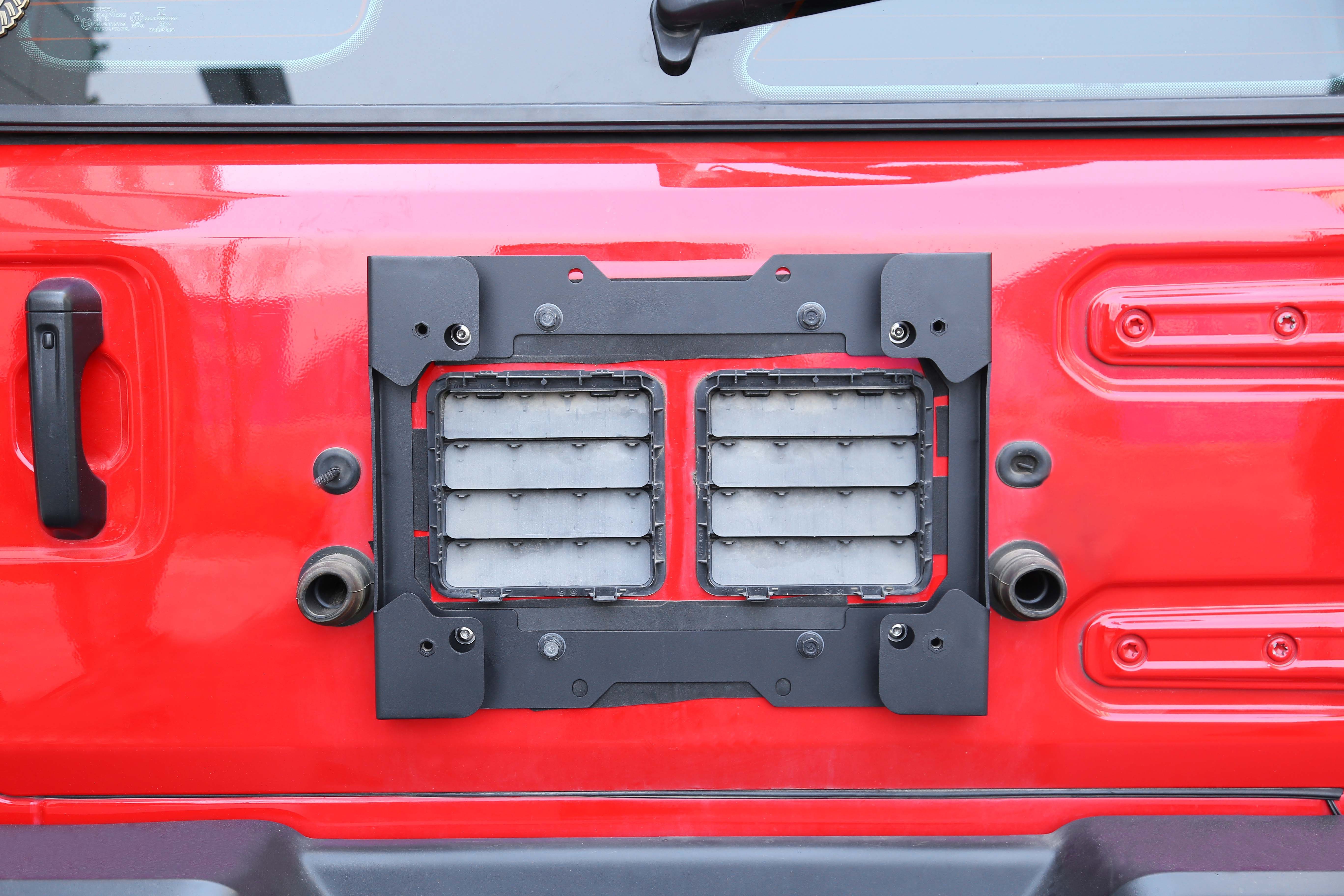 4*4 Accessories Aluminum Alloy Tail Gate Rear Door Outside Storage Tools Box for Jeep Wrangler JL JK