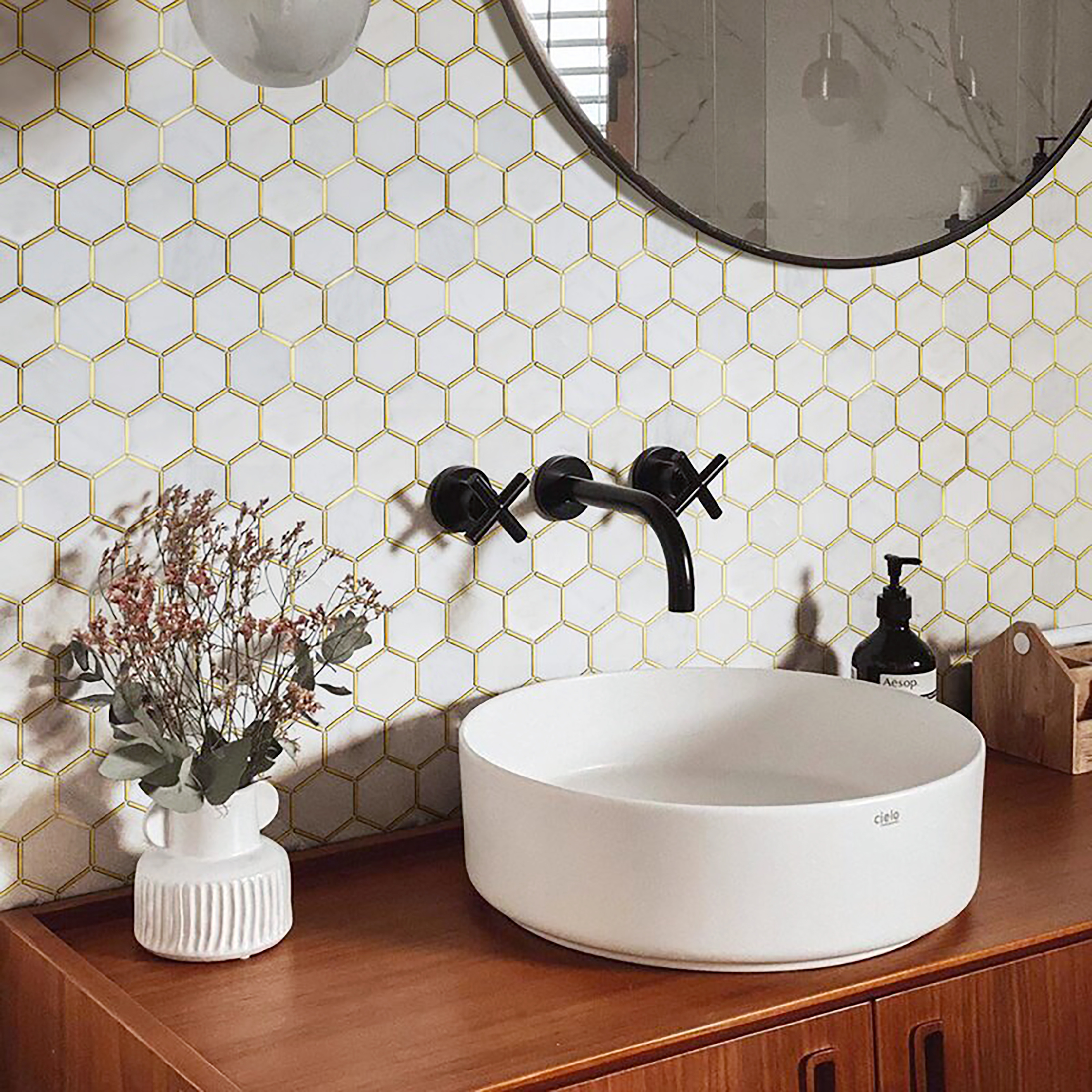 new design hexagonal honeycomb Brass inlay tiles  white marble with brush gold stainless steel mosaic tile