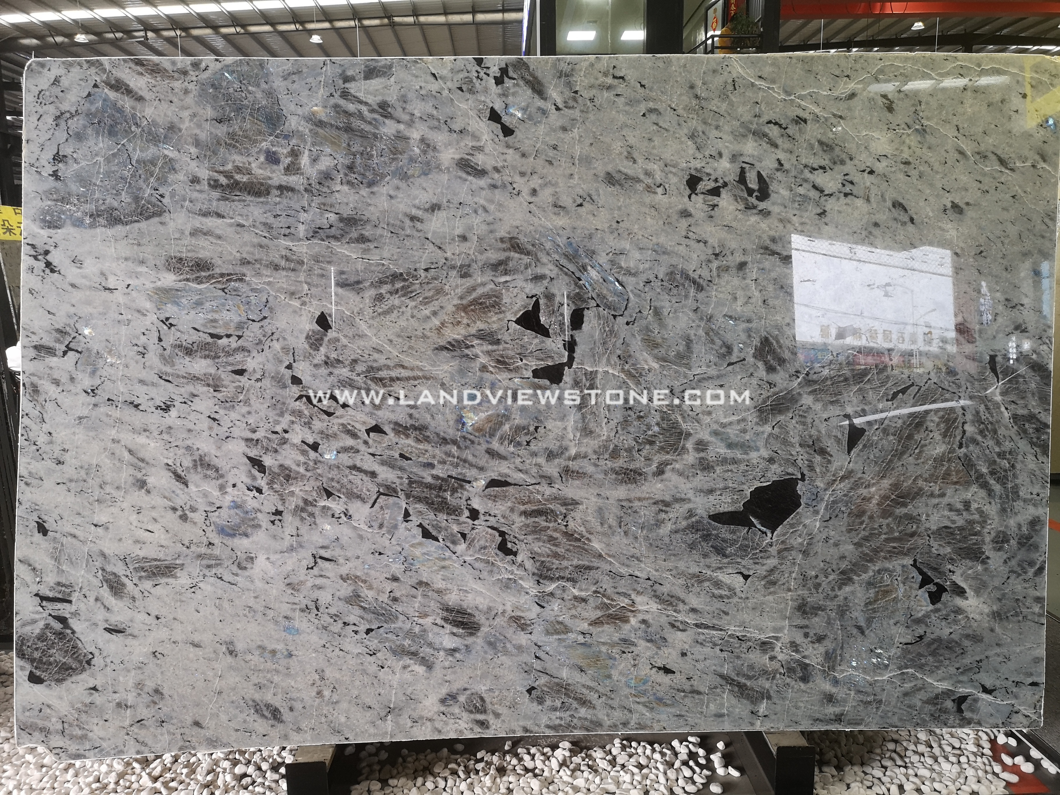 Wholesale Cheap Labradorite Bianca Granite Slabs Ice Blue Madagascar White Granite Slabs for Wall and Flooring Tile Slabs