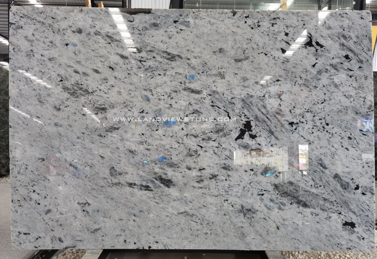 Wholesale Cheap Labradorite Bianca Granite Slabs Ice Blue Madagascar White Granite Slabs for Wall and Flooring Tile Slabs