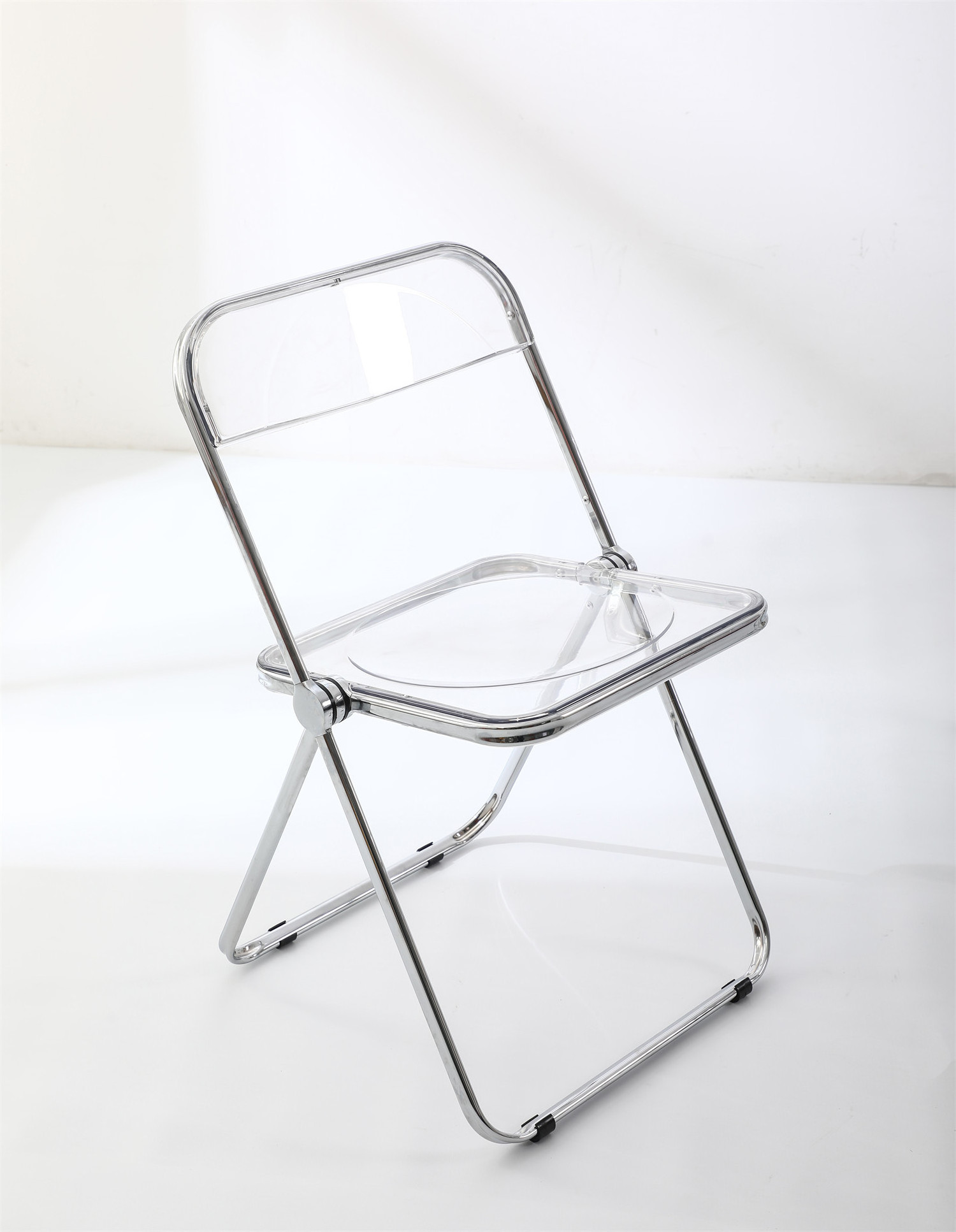 Wholesale Cheap Scandinavia Metal Frame Plastic Foldable Celebration Wedding White Resin Folding Chair for Events Party